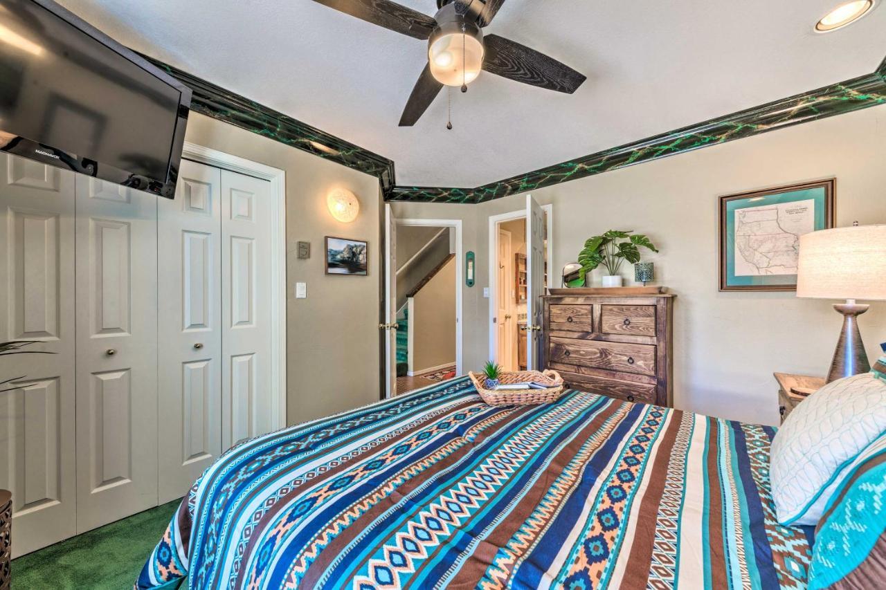 Eclectic Home With Deck 4 Miles To Ski Cloudcroft! ภายนอก รูปภาพ